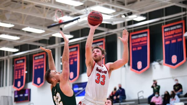 mens basketball mckeons career day pushes gettysburg past washington