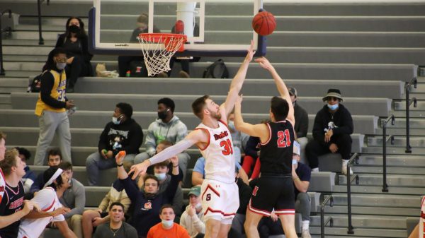 mens basketball gettysburg denies mcdaniel clinches playoff spot