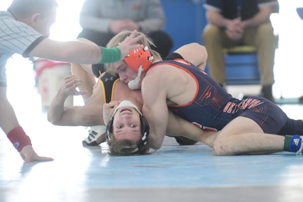 wrestling three gettysburg wrestlers advance to regional semis