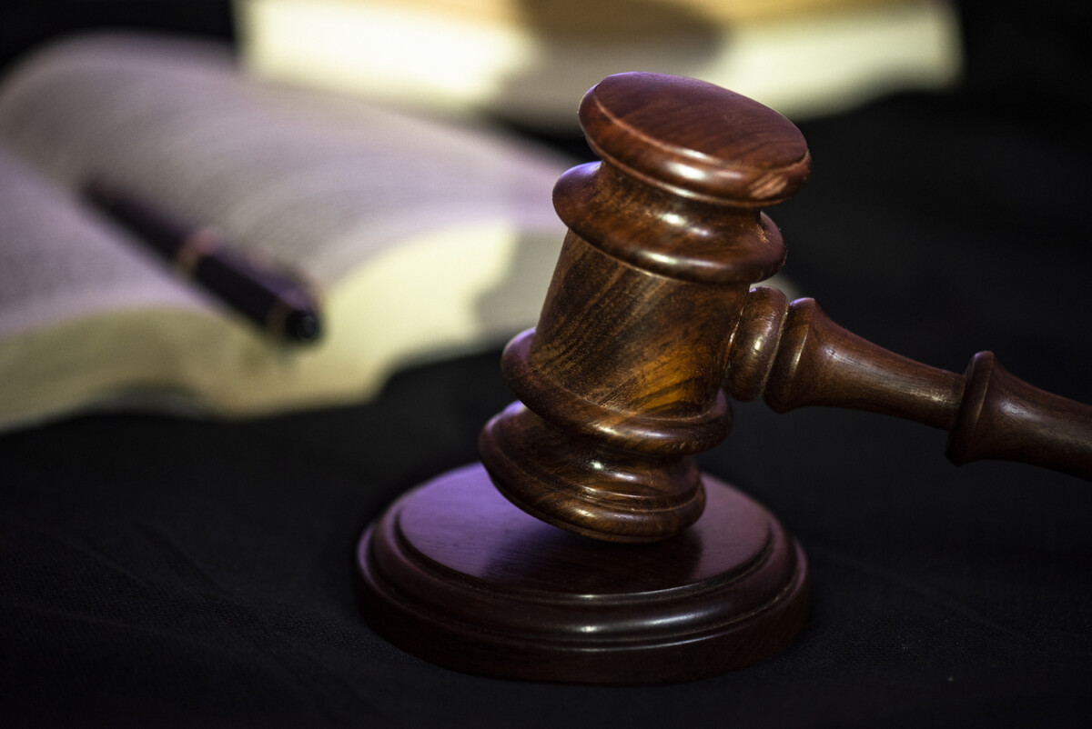 gavel bang