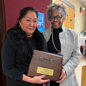 Gettysburg Mayor Rita Frealing awards Nancy Lilley a Key to the Borough of Gettysburg.