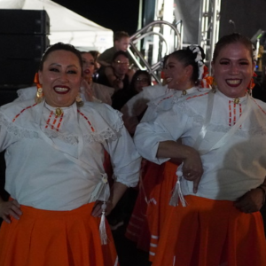 salsa dancers