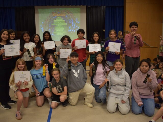 Going for the Global Seal: Vida Students Excel in English and Spanish