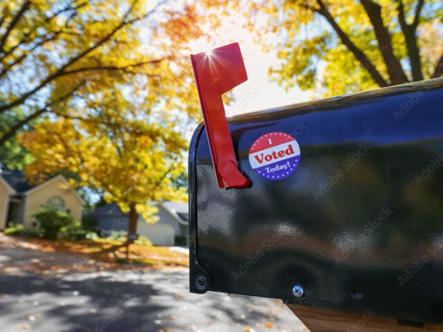 Narrow mail‑in voting ruling by Supreme Court adds uncertainty to midterm elections without addressing constitutionality of Trump’s executive order